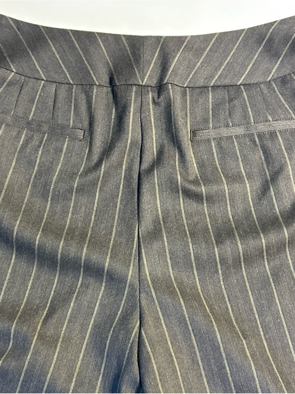 Chico woman’s  Gray Pinstripe Dress Pants 1.5short (US 10) stretch working girl - Picture 5 of 11